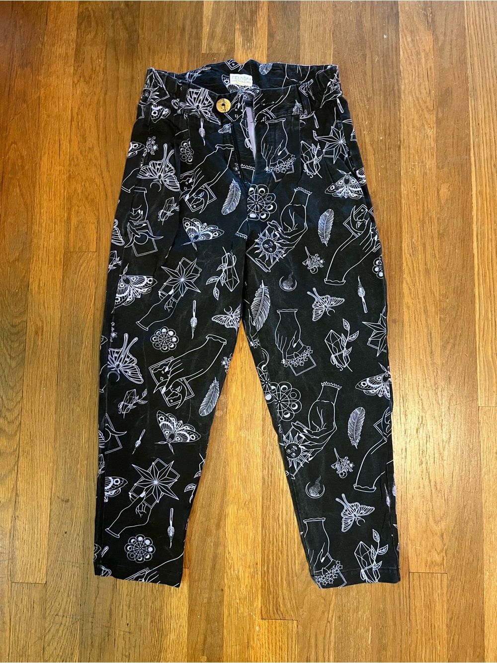 Field Day perfect pant in Tarot. Small